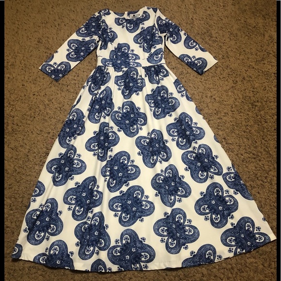 Dainty Jewells Dresses & Skirts - *SOLD*